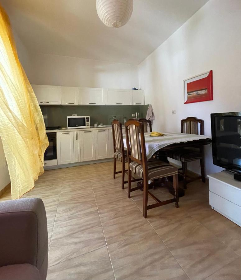 Vacation Home Dibra Velipoje Ngoại thất bức ảnh